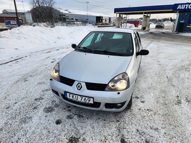 Begagnad Renault Clio R.S. 75 HK (55 kW) 2007 Halvkombi