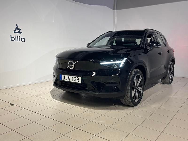 Svart Begagnad 2022 Volvo XC40 Single Motor SUV | 334 900 kr (Marknadspris) - Bild 1/4