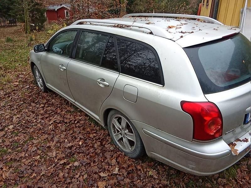Begagnad 2006 Toyota Avensis Kombi | 10 000 kr (Bra pris) - Bild 1/4