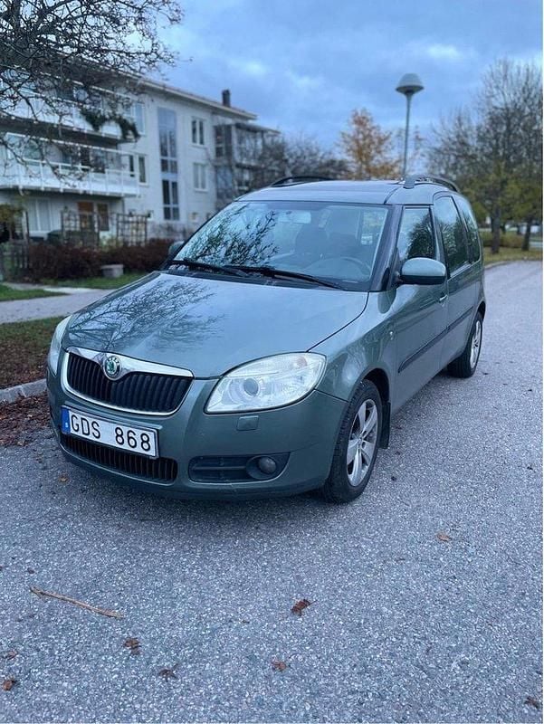 Grön Begagnad 2007 Skoda Roomster Minibuss | 15 500 kr (Marknadspris) - Bild 1/3