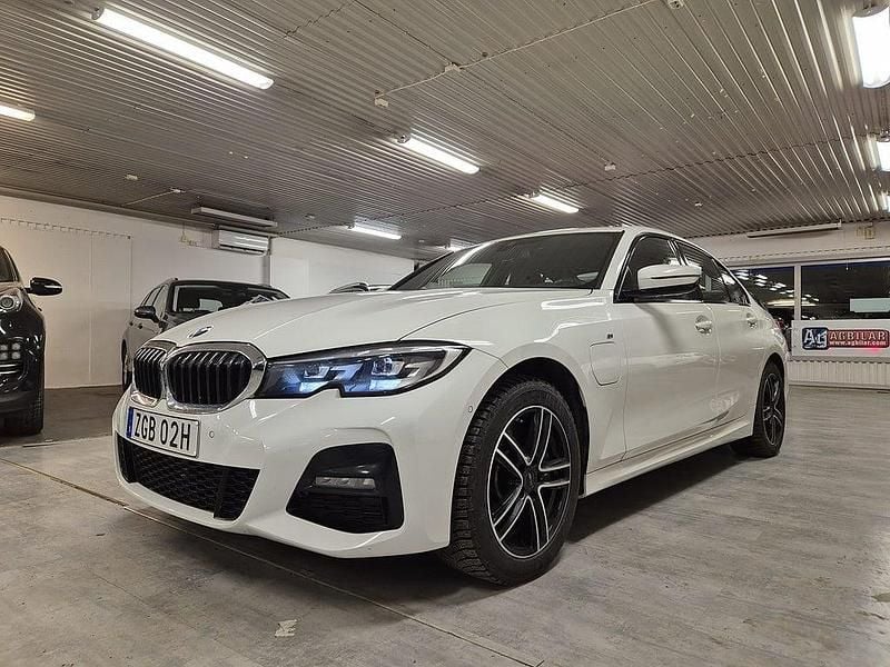 Begagnad BMW 330e M Sport 184 HK (135 kW) 2020 Vit Sedan