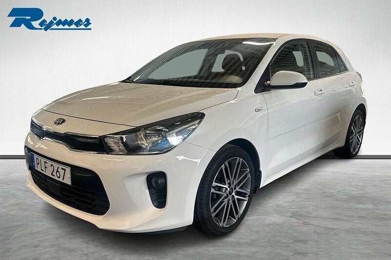 Vit Begagnad 2017 Kia Rio Sedan | 119 800 kr (Marknadspris) - Bild 1/4
