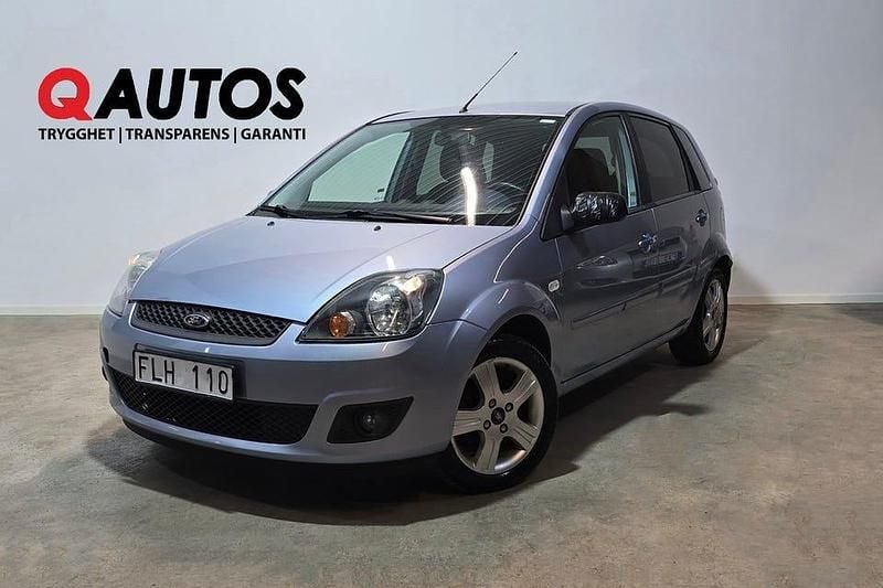 Blå Begagnad 2007 Ford Fiesta Halvkombi | 24 900 kr (Marknadspris) - Bild 1/3