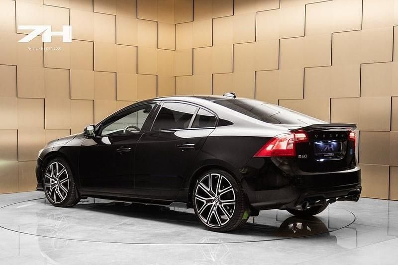 Begagnad Volvo S60 R-Design 367 HK (269 kW) 2018 Svart Sedan