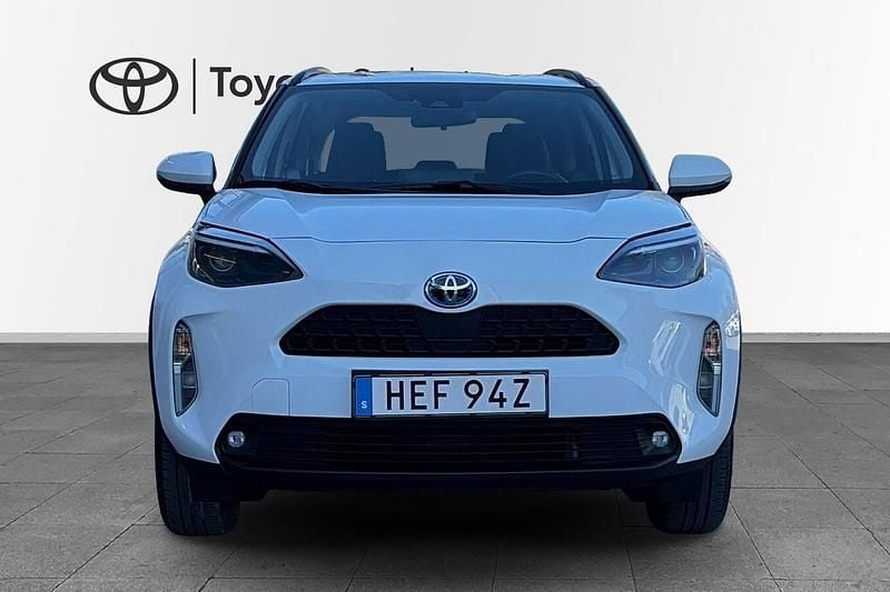 Begagnad Toyota Yaris 2023 Vit Halvkombi