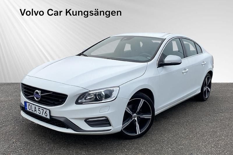 Vit Begagnad 2016 Volvo S60 R-Design Sedan | 139 800 kr (Marknadspris) - Bild 1/3