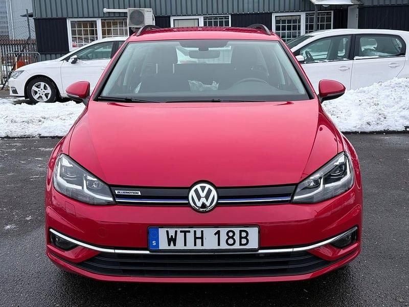Begagnad VW Golf VII 131 HK (96 kW) 2019 Röd
