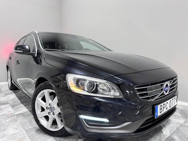 Begagnad Volvo V60 Summum 181 HK (133 kW) 2014 Svart Kombi