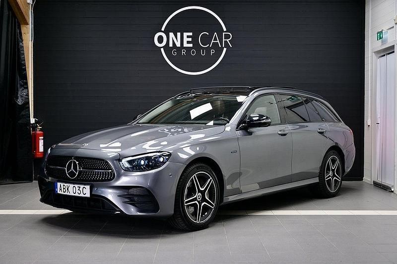 Grå Begagnad 2021 Mercedes E300 AMG Kombi | 369 800 kr (Lite dyr) - Bild 1/4