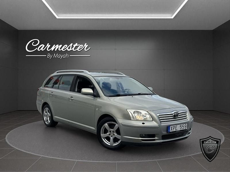 Ljusgrön (grön) Begagnad 2006 Toyota Avensis Kombi | 49 990 kr (Dyr) - Bild 1/4