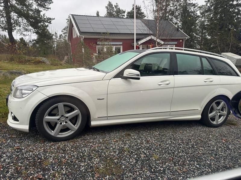 Begagnad 2009 Mercedes C320 Kombi | 95 000 kr - Bild 1/2