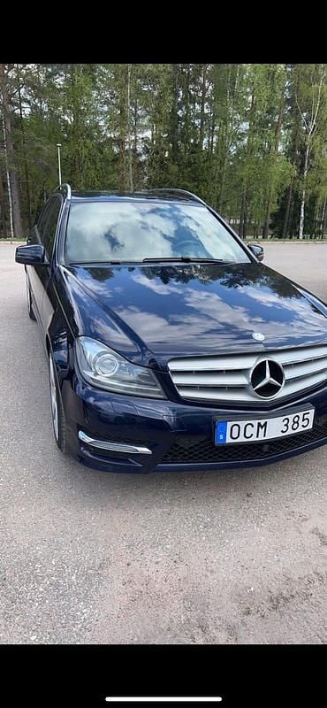 Begagnad 2013 Mercedes C220 Kombi | 125 000 kr (Marknadspris) - Bild 1/4