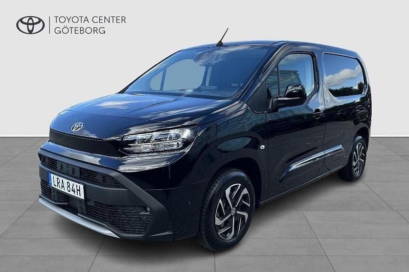 Svart Ny 2024 Toyota Proace City Van | 420 000 kr (Dyr) - Bild 1/3