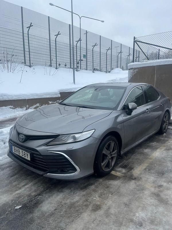 Begagnad Toyota Camry Hybrid 218 HK (160 kW) 2024
