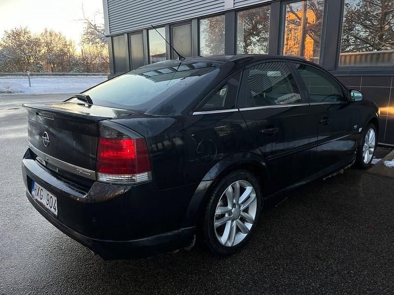 Begagnad Opel Vectra GTS 175 HK (128 kW) 2008 Svart Sedan