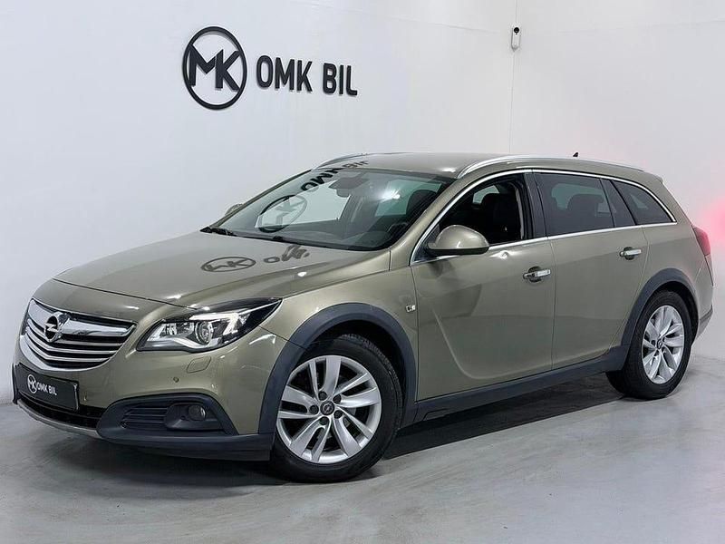 Begagnad Opel Insignia Country Tourer Business 163 HK (119 kW) 2014 Grön Kombi