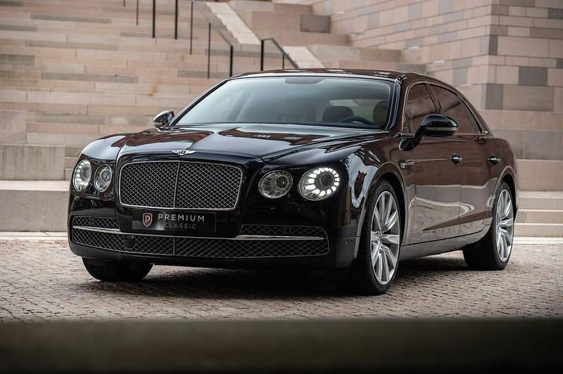 Begagnad Bentley Flying Spur Mulliner 626 HK (460 kW) 2014 Svart Sedan