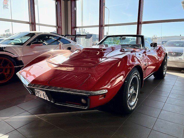 Ljusröd Begagnad 1969 Chevrolet Corvette Stingray Cab | 349 900 kr - Bild 1/4