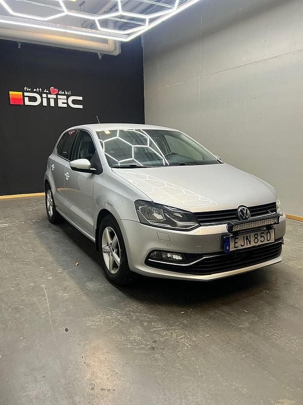 Begagnad VW Polo 90 HK (66 kW) 2017 Silver Halvkombi