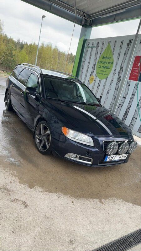 Blå Begagnad 2010 Volvo V70 Summum Kombi | 55 900 kr (Marknadspris) - Bild 1/4