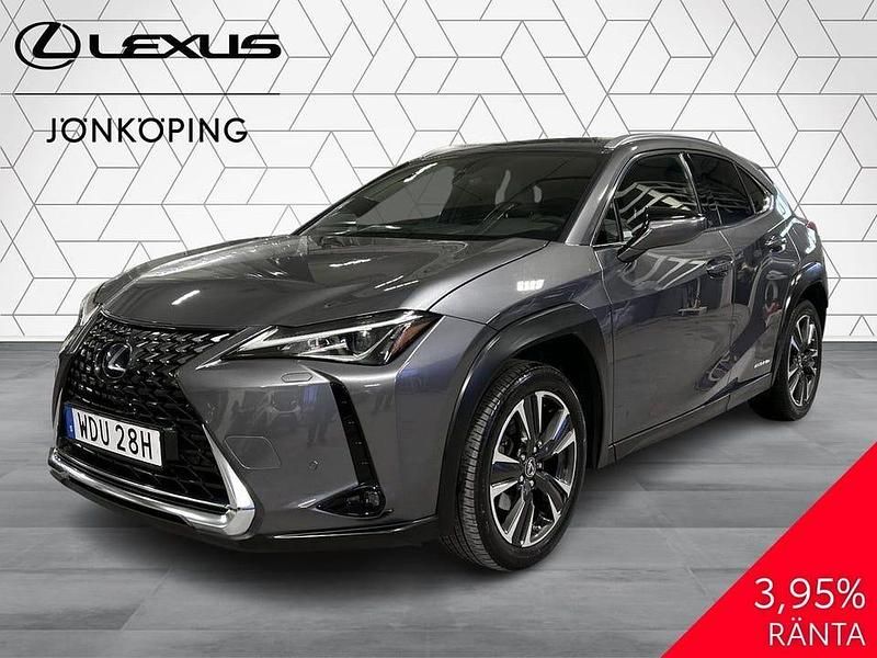 Begagnad Lexus UX 250h E-FOUR 186 HK (136 kW) 2019 Grå SUV