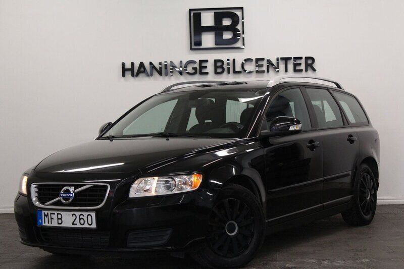 Svart Begagnad 2012 Volvo V50 Kinetic Kombi | 59 900 kr (Marknadspris) - Bild 1/4