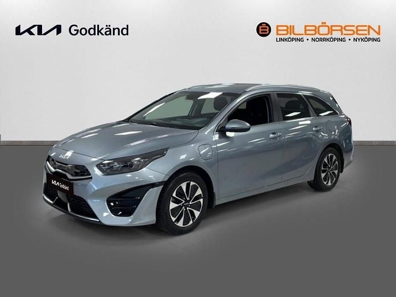 Grå Begagnad 2022 Kia Ceed Sportswagon Kombi | 269 900 kr (Marknadspris) - Bild 1/4