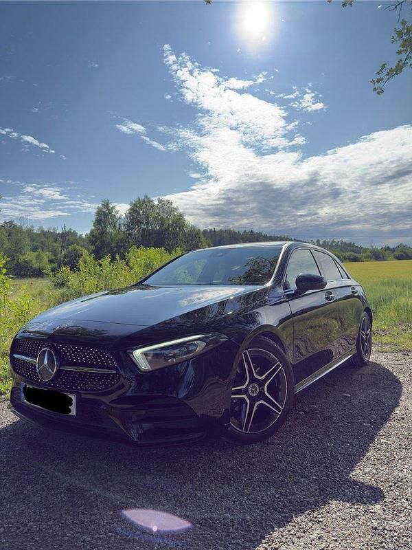 Begagnad 2019 Mercedes A180 AMG Halvkombi | 239 900 kr (Lite dyr) - Bild 1/4