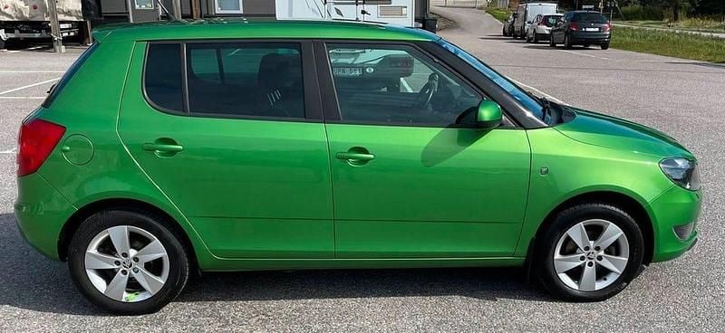 Begagnad Skoda Fabia Ambiente 86 HK (63 kW) 2014 Grön Halvkombi
