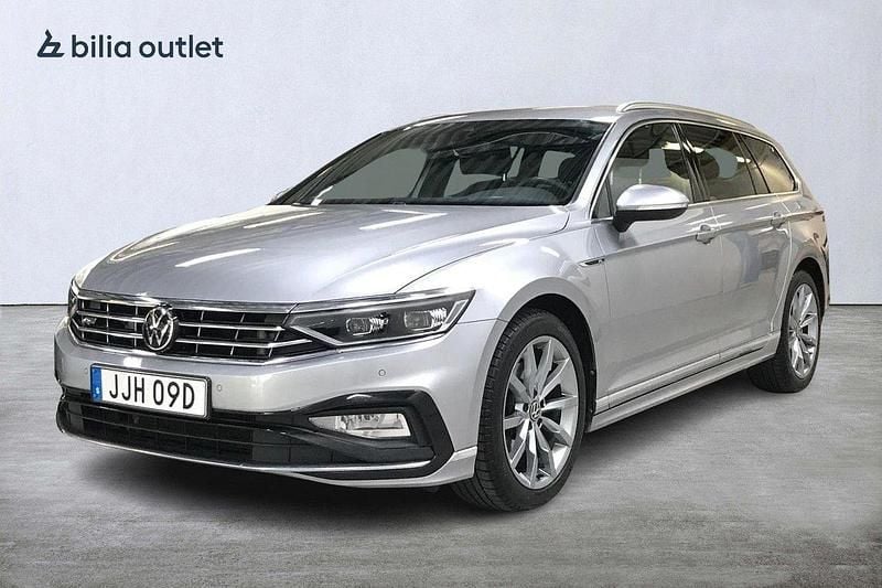Silver Begagnad 2022 VW Passat Elegance Kombi | 289 900 kr (Marknadspris) - Bild 1/3