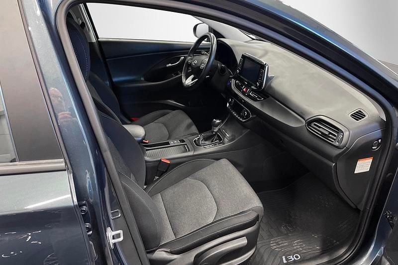 Begagnad Hyundai i30 Essential 122 HK (89 kW) 2021 Blå Kombi