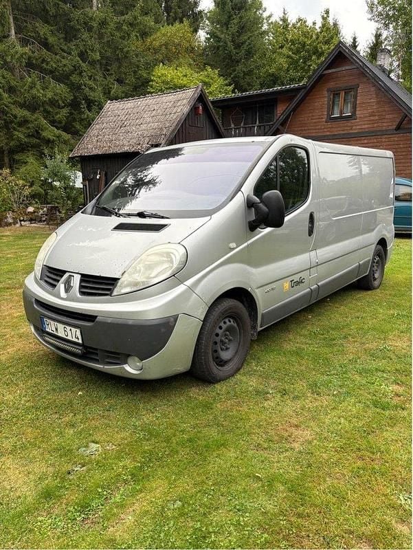 Silver Begagnad 2011 Renault Trafic Van | 35 000 kr (Superpris) - Bild 1/4