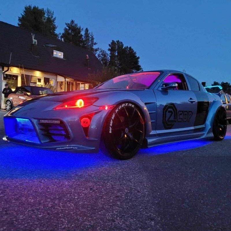 Grå Begagnad 2004 Mazda RX8 Halvkombi | 79 000 kr - Bild 1/4