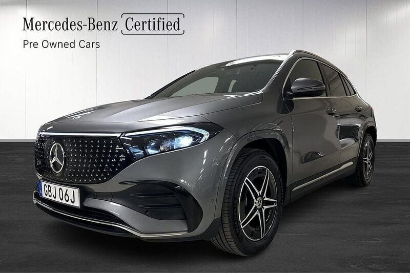 Mörkgrå Begagnad 2024 Mercedes EQA250+ AMG SUV | 519 700 kr (Superpris) - Bild 1/4