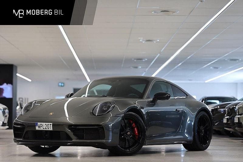 Grå Begagnad 2022 Porsche 911 Carrera 4 GTS | 1 695 000 kr - Bild 1/3
