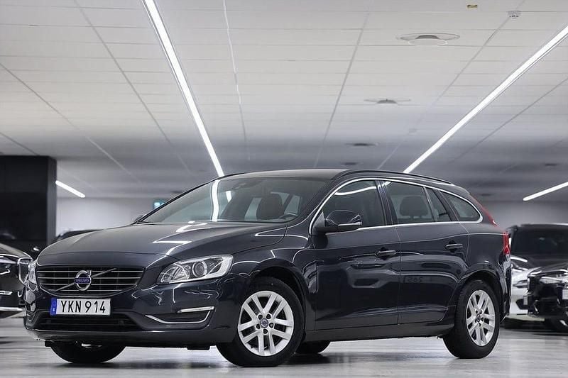 Begagnad Volvo V60 Momentum 190 HK (139 kW) 2017 Grå Kombi
