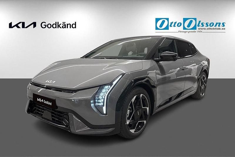 Grå Ny 2026 Kia EV4 GT-Line Halvkombi | 590 648 kr (Marknadspris) - Bild 1/4