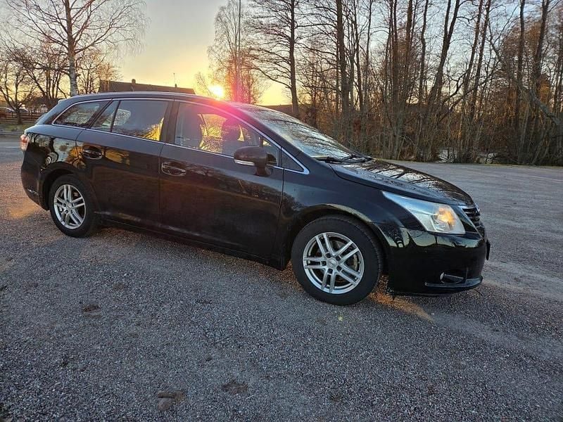 Begagnad 2010 Toyota Avensis Kombi | 49 000 kr (Bra pris) - Bild 1/4