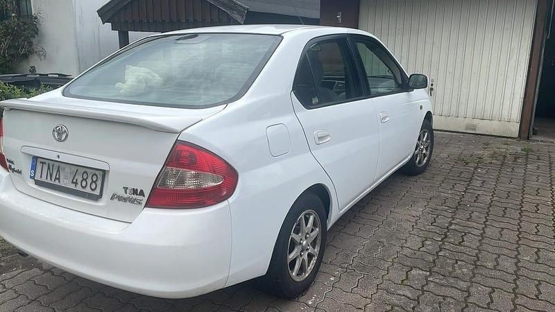 Begagnad Toyota Prius 72 HK (52 kW) 2001 Sedan