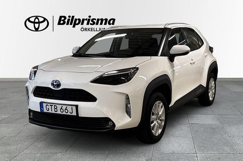 Vit Begagnad 2022 Toyota Yaris Cross Active SUV | 249 900 kr (Marknadspris) - Bild 1/4