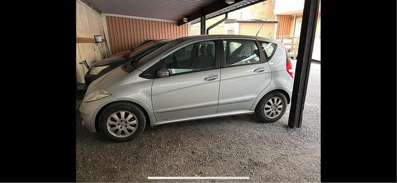 Silver Begagnad 2005 Mercedes A150 Elegance Halvkombi | 28 000 kr (Lite dyr) - Bild 1/1