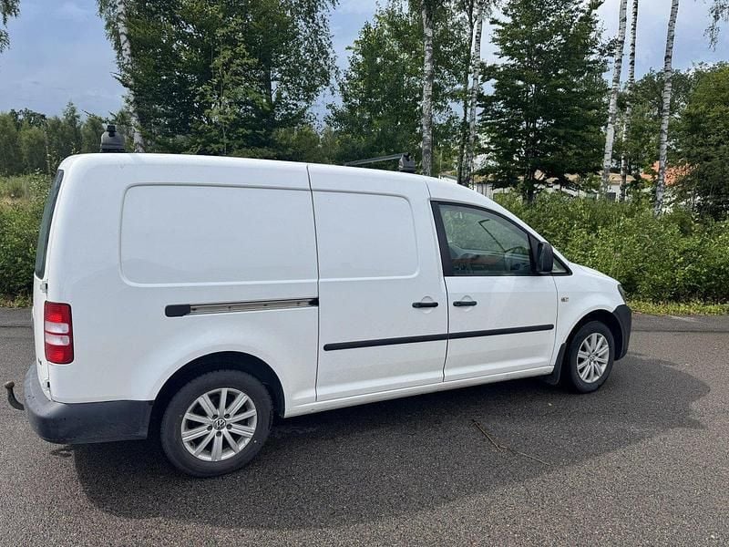 Vit Begagnad 2011 VW Caddy Maxi Minibuss | 68 900 kr (Marknadspris) - Bild 1/4
