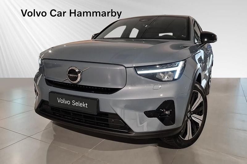 Grå Begagnad 2022 Volvo C40 Plus SUV | 369 000 kr (Marknadspris) - Bild 1/3