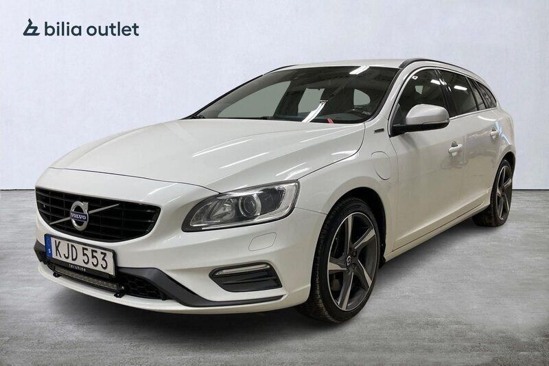 Vit Begagnad 2015 Volvo V60 R-Design Momentum Kombi | 119 000 kr - Bild 1/4
