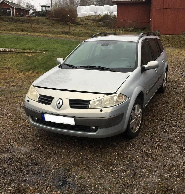 Grå Begagnad 2005 Renault Mégane GrandTour Kombi | 5 000 kr (Superpris) - Bild 1/1