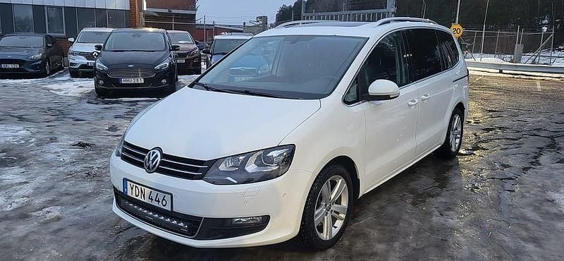 Begagnad VW Sharan 150 HK (110 kW) 2016 Vit Minibuss