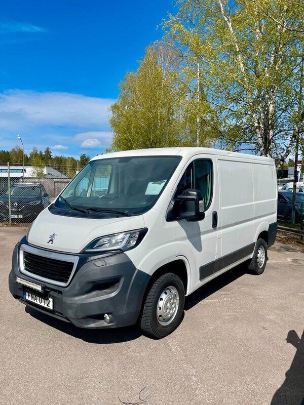Vit Begagnad 2015 Peugeot Boxer Van | 71 900 kr (Bra pris) - Bild 1/4