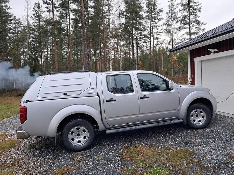Silver Begagnad 2012 Nissan Navara Pickup | 95 000 kr (Bra pris) - Bild 1/4