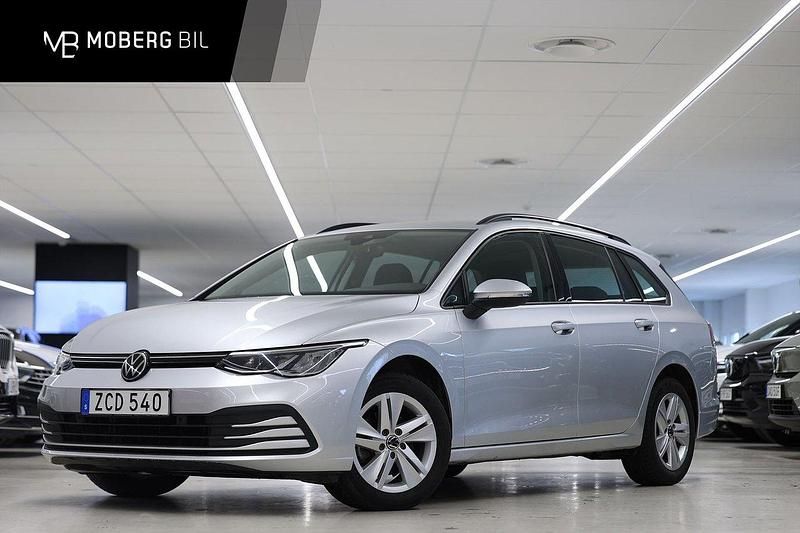 Silver Begagnad 2022 VW Golf VIII Kombi | 269 900 kr (Lite dyr) - Bild 1/3