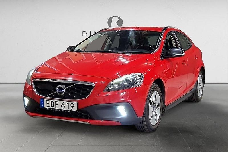 Röd Begagnad 2014 Volvo V40 CC Kombi | 112 900 kr (Bra pris) - Bild 1/3